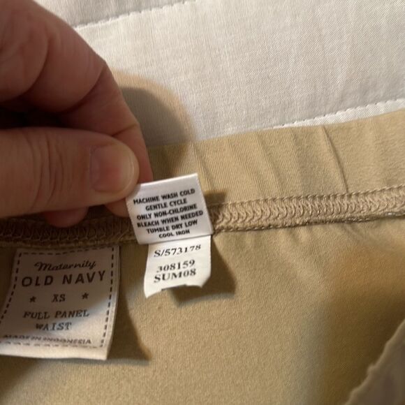 ON XS Full Panel Waist Tan Cotton Maternity Stretch Bermuda Shorts - Picture 11 of 12